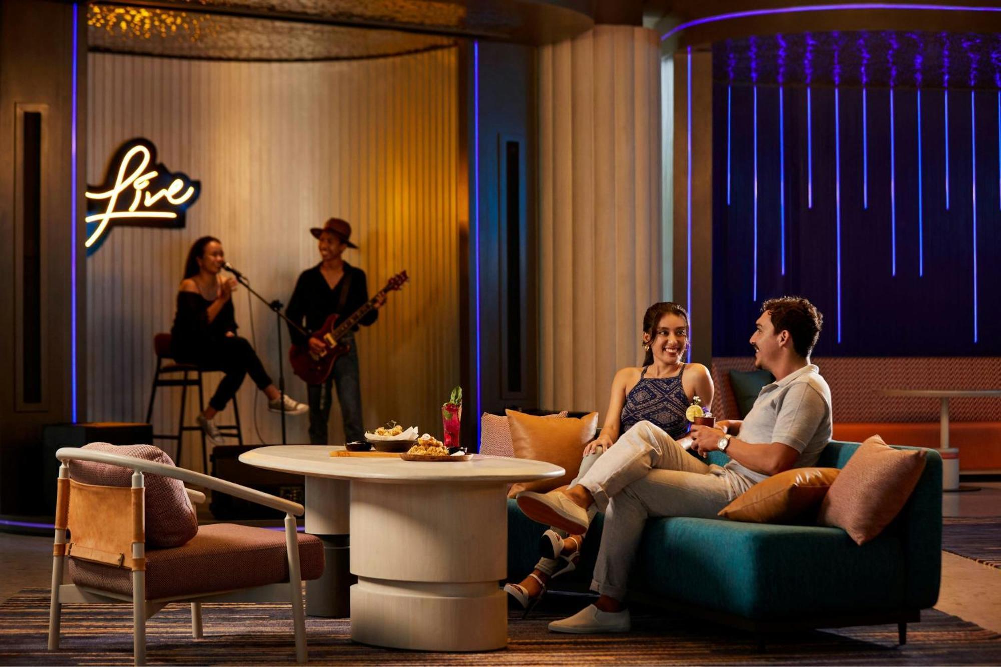 Aloft Bali Kuta At Beachwalk Экстерьер фото